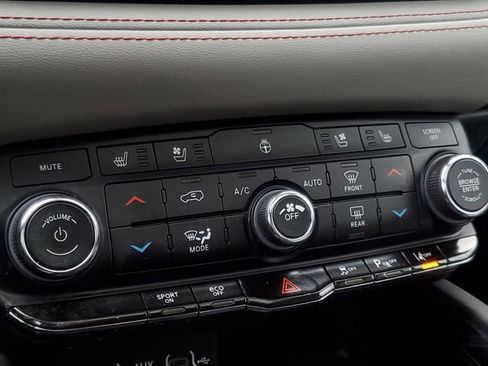 Used 2023 Dodge Durango Citadel image 28