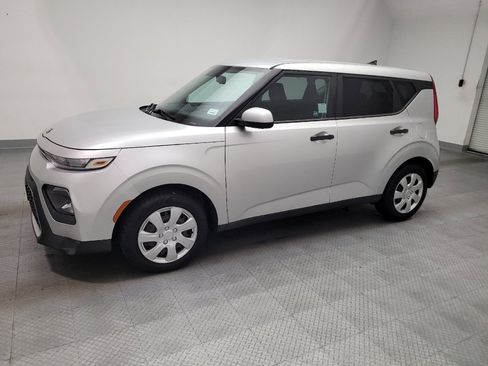 Used 2021 Kia Soul LX FWD image 2