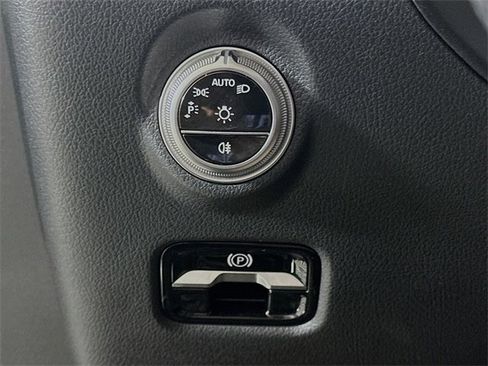 Certified 2025 Mercedes-Benz C 300 Sedan image 10