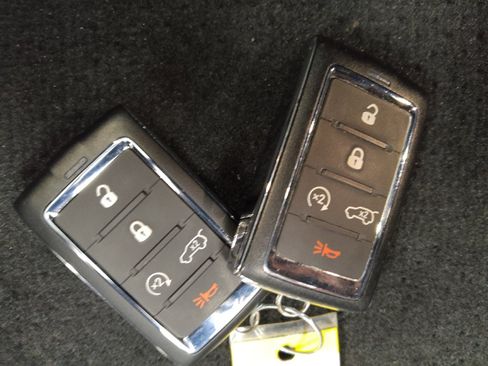 Used 2023 Jeep Grand Cherokee Limited AWD/4WD image 32
