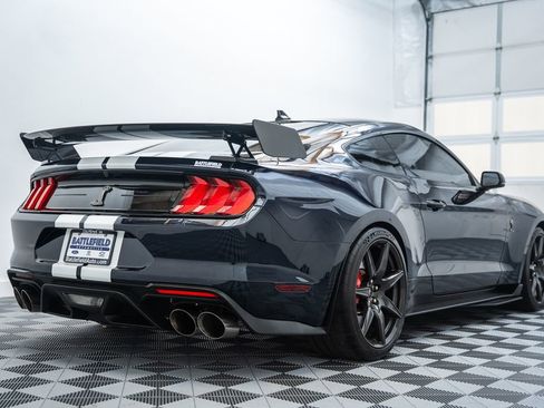 Used 2021 Ford Mustang Shelby GT500 w/ Carbon Fiber Track Pack RWD image 5