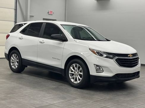 Used 2020 Chevrolet Equinox LS w/ LS Convenience Package FWD image 1
