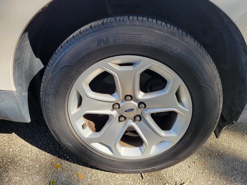 Used 2013 Ford Edge SEL image 18