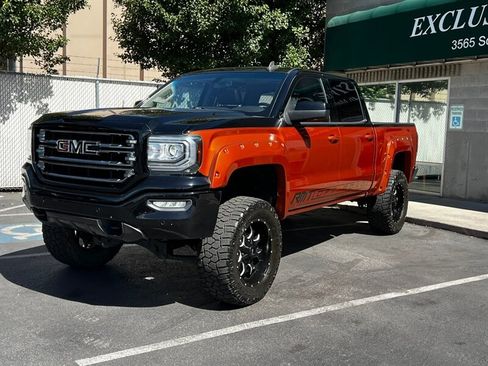 Used 2018 GMC Sierra 1500 SLT w/ All Terrain Package AWD/4WD image 4
