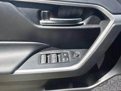 Used 2022 Toyota RAV4 XLE w/ Convenience Package AWD/4WD image 16