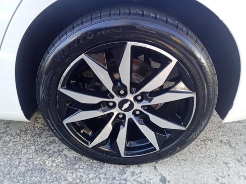 Used 2018 Chevrolet Malibu LT w/ Leather Package image 8