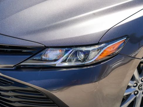 Used 2019 Toyota Camry LE FWD image 2