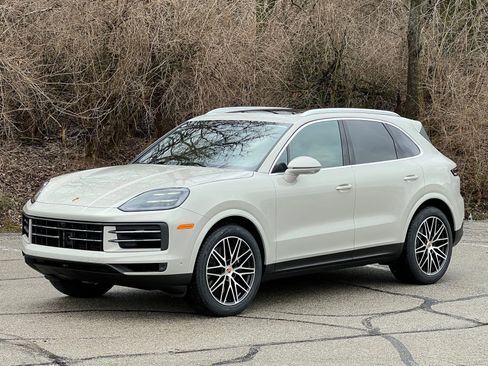 New 2026 Porsche Cayenne image 1