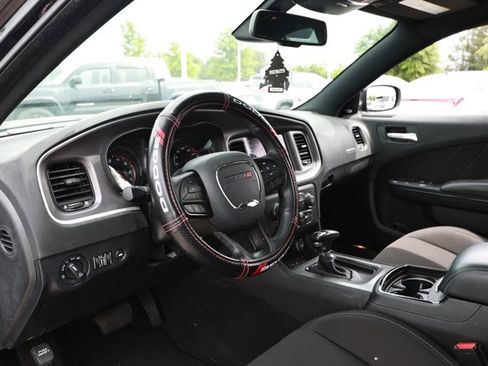 Used 2022 Dodge Charger R/T w/ Blacktop Package image 26