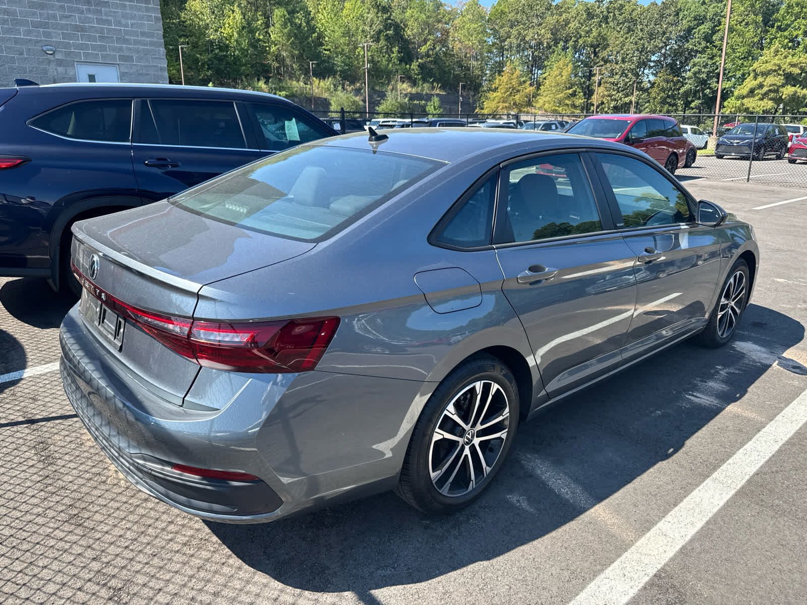 Used 2025 Volkswagen Jetta Sport FWD image 4