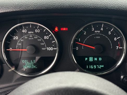 Used 2016 Jeep Wrangler Unlimited Sahara w/ Connectivity Group image 17