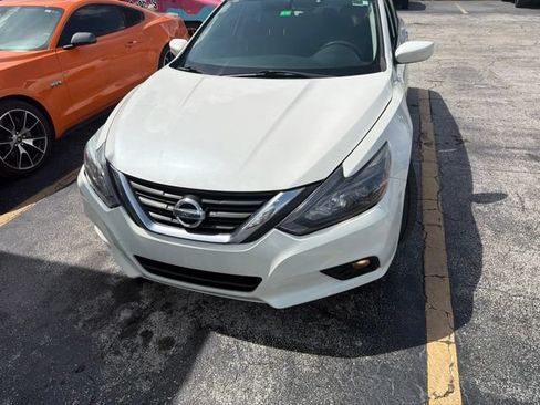 Used 2017 Nissan Altima 2.5 SR FWD image 2