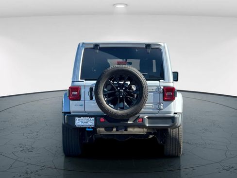 Used 2023 Jeep Wrangler Unlimited Sahara w/ Cold Weather Group AWD/4WD image 7