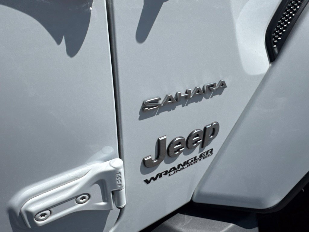 Used 2018 Jeep Wrangler Unlimited Sahara AWD/4WD image 73