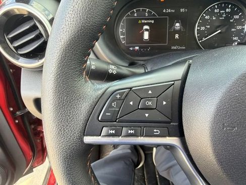 Used 2022 Nissan Kicks SR FWD image 16