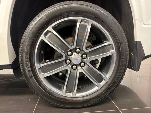 Used 2018 GMC Acadia Denali w/ Technology Package AWD/4WD image 7