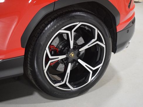 Used 2019 Lamborghini Urus AWD/4WD image 6