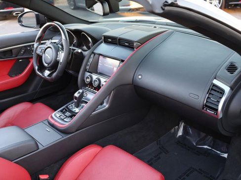 Used 2018 Jaguar F-TYPE Convertible image 46