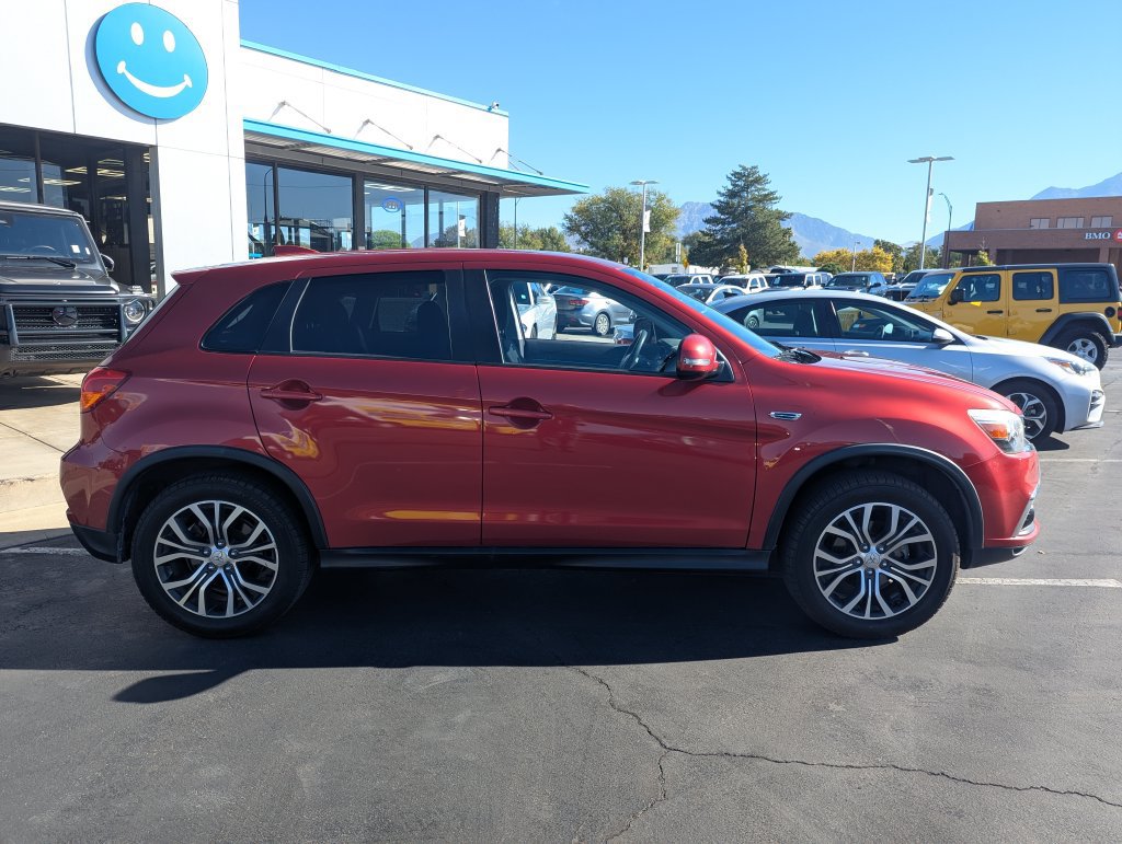 Used 2019 Mitsubishi Outlander Sport ES FWD image 2