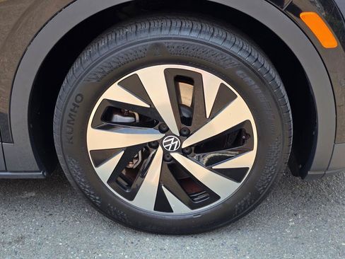 Used 2023 Volkswagen ID.4 2WD image 9