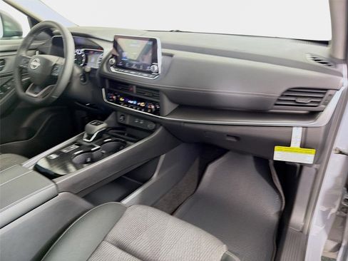 New 2026 Nissan Rogue SV FWD image 27