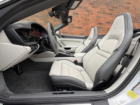 Certified 2025 Porsche 911 Carrera S image 5