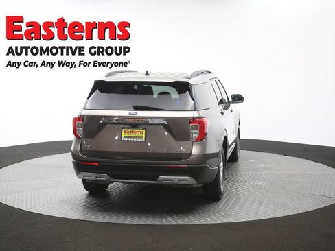 Used 2021 Ford Explorer XLT w/ Equipment Group 202A AWD/4WD image 38