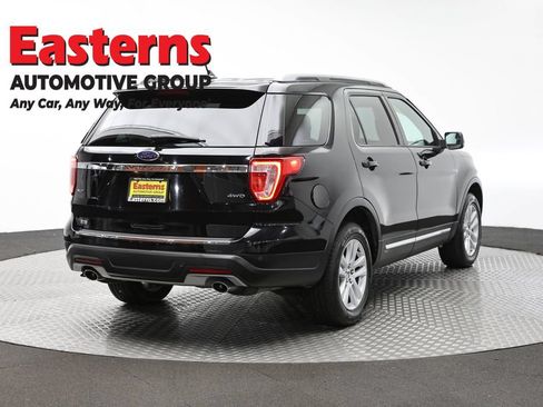 Used 2018 Ford Explorer XLT w/ Equipment Group 202A AWD/4WD image 5