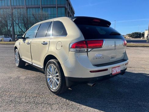 Used 2014 Lincoln MKX FWD w/ Equipment Group 102A image 7