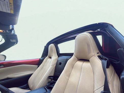 Used 2019 MAZDA MX-5 Miata RF Grand Touring RWD image 17