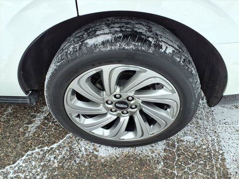 Used 2024 Lincoln Navigator Premiere image 7