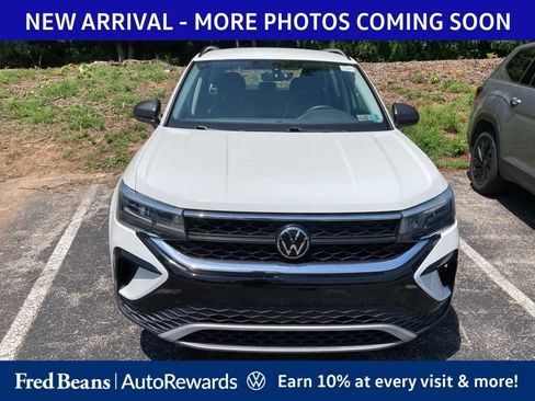 Used 2023 Volkswagen Taos S FWD image 2
