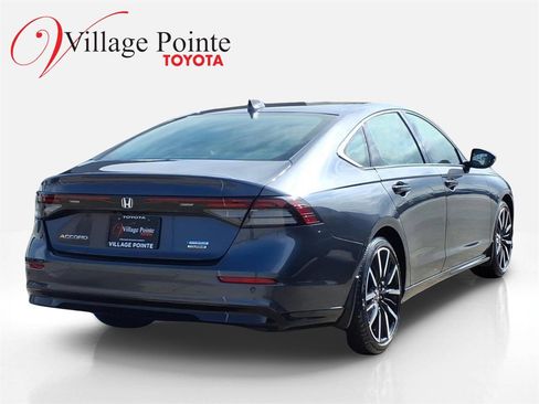 Used 2023 Honda Accord Touring image 4