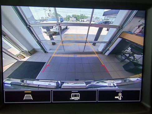 Used 2021 GMC Sierra 1500 SLT w/ SLT Convenience Package image 14