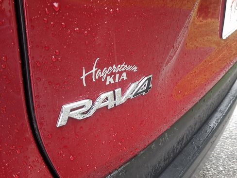 Used 2020 Toyota RAV4 XLE w/ Convenience Package AWD/4WD image 32