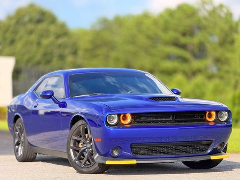 Used 2022 Dodge Challenger R/T w/ Blacktop Package RWD image 4