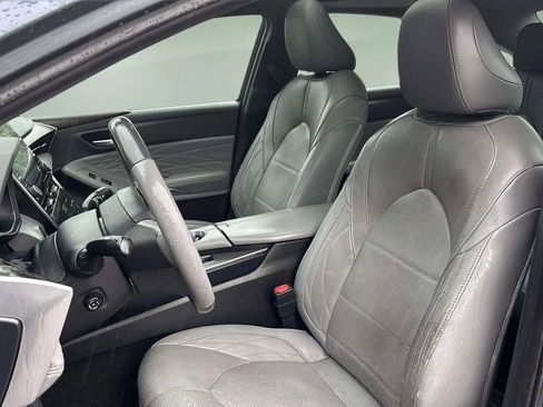 Used 2019 Toyota Avalon Limited image 14