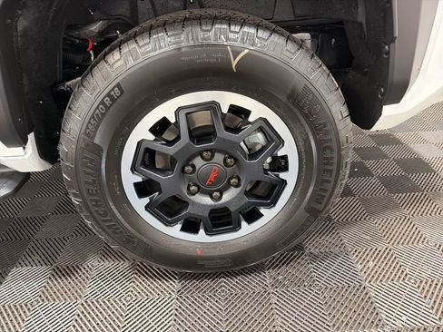Used 2026 Toyota 4Runner TRD Off-Road Premium AWD/4WD image 31