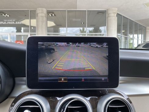Used 2016 Mercedes-Benz GLC 300 image 4