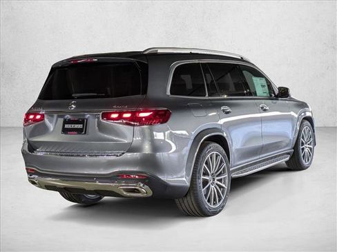 New 2026 Mercedes-Benz GLS 580 4MATIC image 2