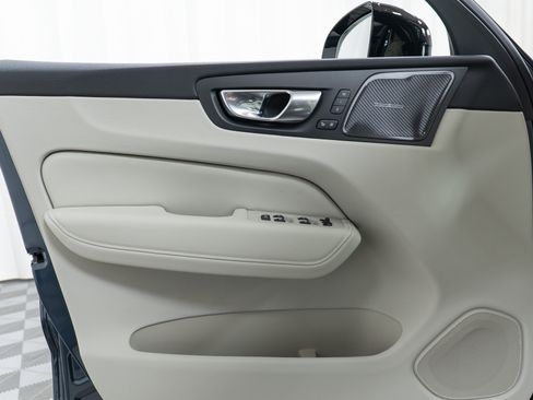 New 2026 Volvo XC60 B5 Ultra w/ Climate Package image 11