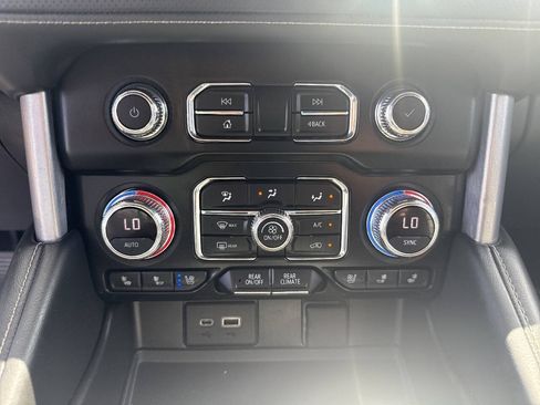 Used 2021 GMC Yukon SLT RWD image 17