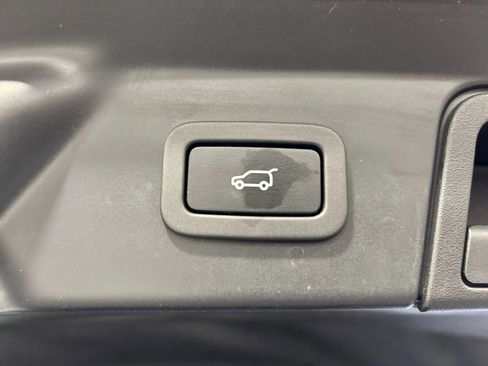 Used 2020 Land Rover Range Rover Velar S image 49