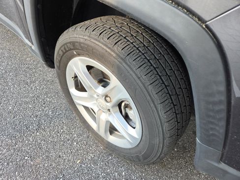 Used 2023 Jeep Compass Latitude w/ Convenience Group image 4