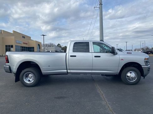 New 2026 RAM 3500 Tradesman w/ Chrome Appearance Group A AWD/4WD image 9