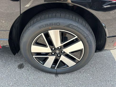 New 2026 Hyundai Ioniq 9 SEL image 11