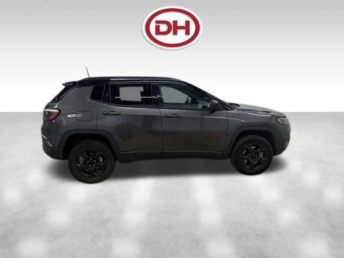 Used 2024 Jeep Compass Trailhawk AWD/4WD image 2