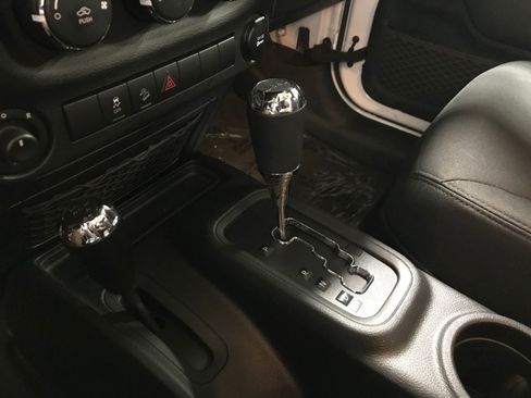 Used 2017 Jeep Wrangler Unlimited Sport w/ Quick Order Package 24S AWD/4WD image 16