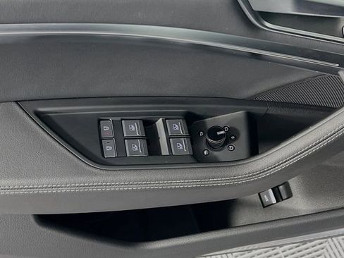 Used 2023 Audi e-tron Premium Plus w/ Premium Plus Package image 11