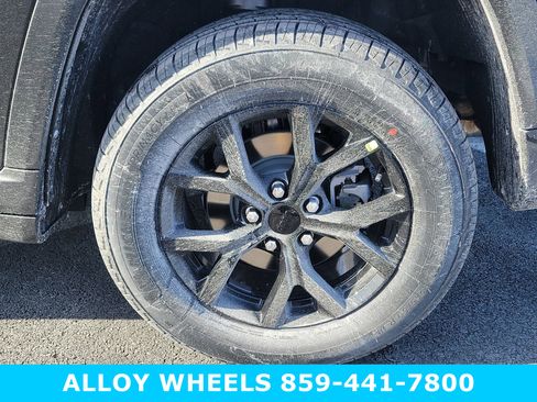 New 2026 Jeep Grand Cherokee Altitude image 8